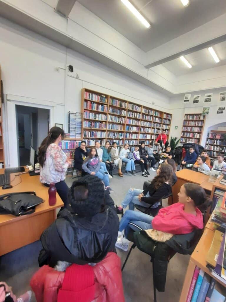 La bibiotecă încă se citește și se povestește