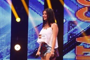 Cine este Erika Isac, artista care cântă piesa "Macarena" Cine este Erika Isac, artista care cântă piesa "Macarena"