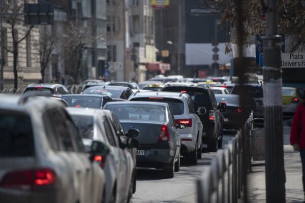 Mulțumim, Nicușor! Trafic dezastru în București / Mașini bară la bară și nervi întinși la maximum
