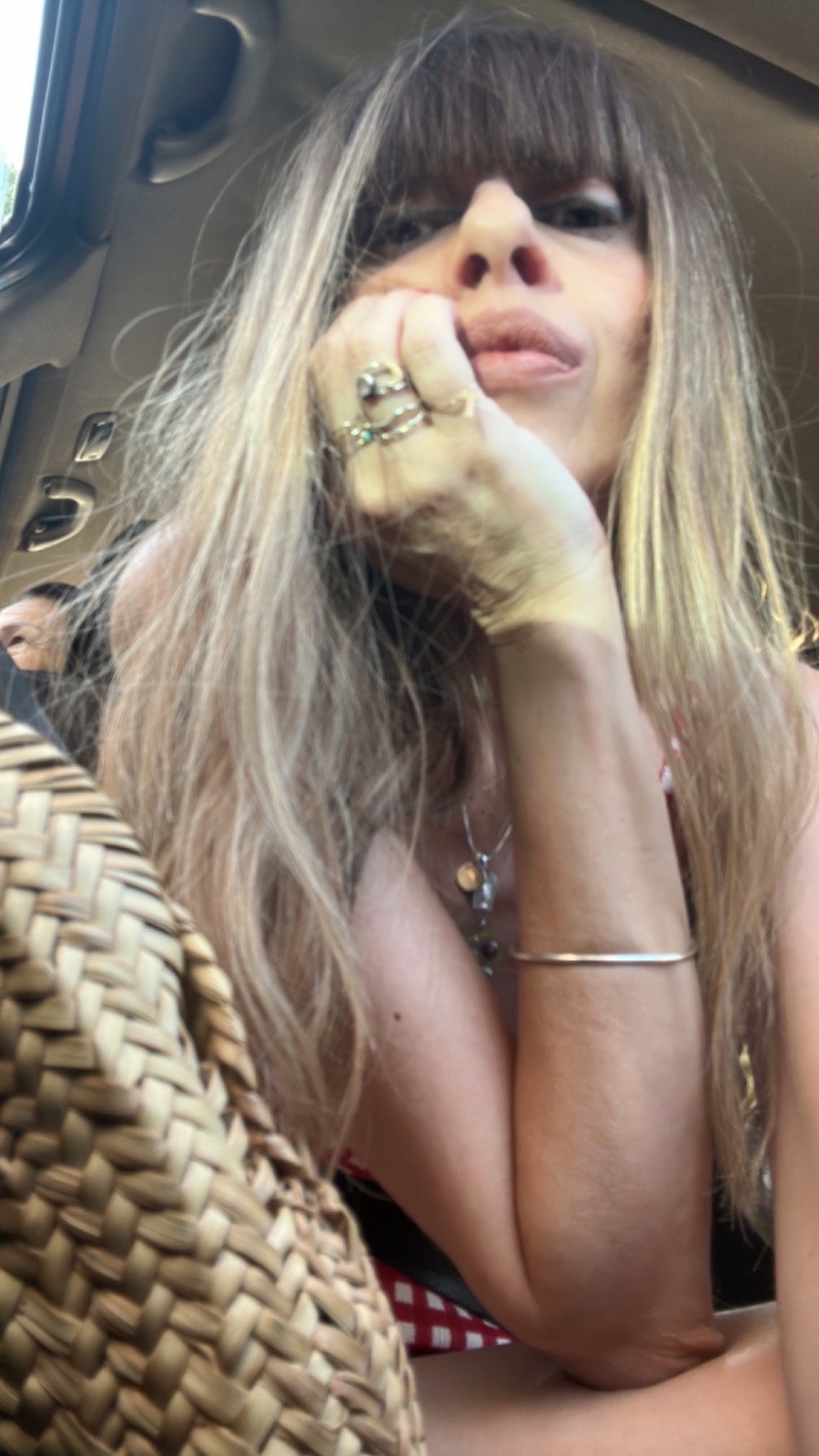 sentimental-scara-c-ultimul-volum-de-poezie-experimentala-al-poetei-tatiana-ernuteanu