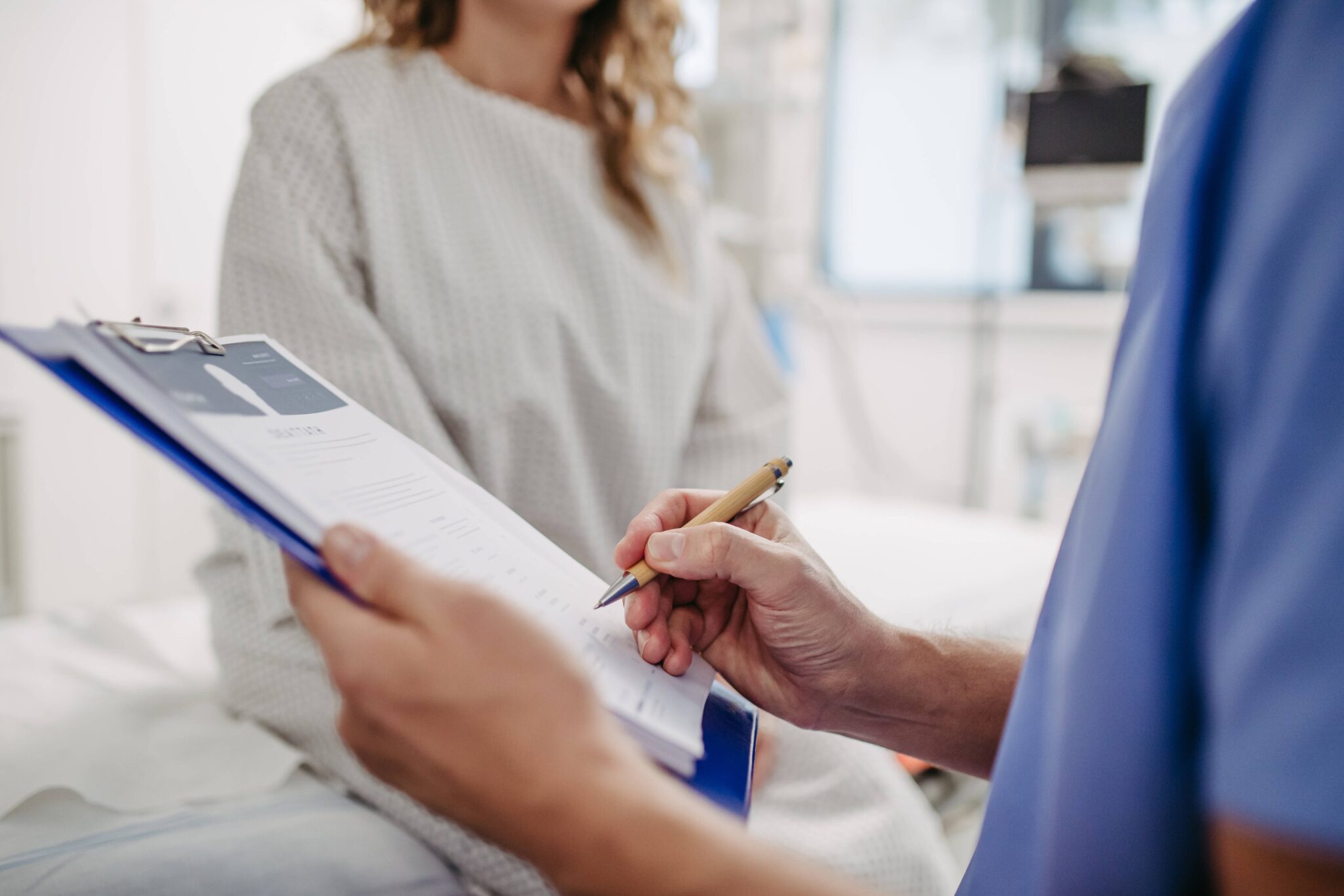 Sancțiuni mai dure pentru medicii care răspândesc informații false. Senatorul Ninel Peia critică proiectul de lege semnat de PSD, USR și AUR