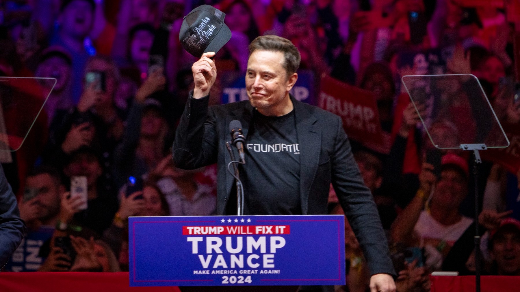 Elon Musk a cumpărat MSNBC cu 900 de milioane de dolari elon musk j lo trump