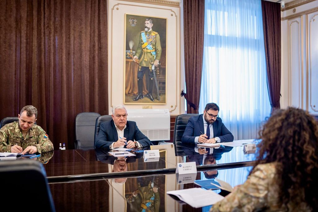 Întărirea Apărării Europene: Ministrul Angel Tîlvăr s-a întâlnit cu șefa Reprezentanței Comisiei Europene în România, Ramona Chiriac | Oficiul de Știri Întărirea Apărării Europene: Ministrul Angel Tîlvăr s-a întâlnit cu șefa Reprezentanței Comisiei Europene în România, Ramona Chiriac | Oficiul de Știri
