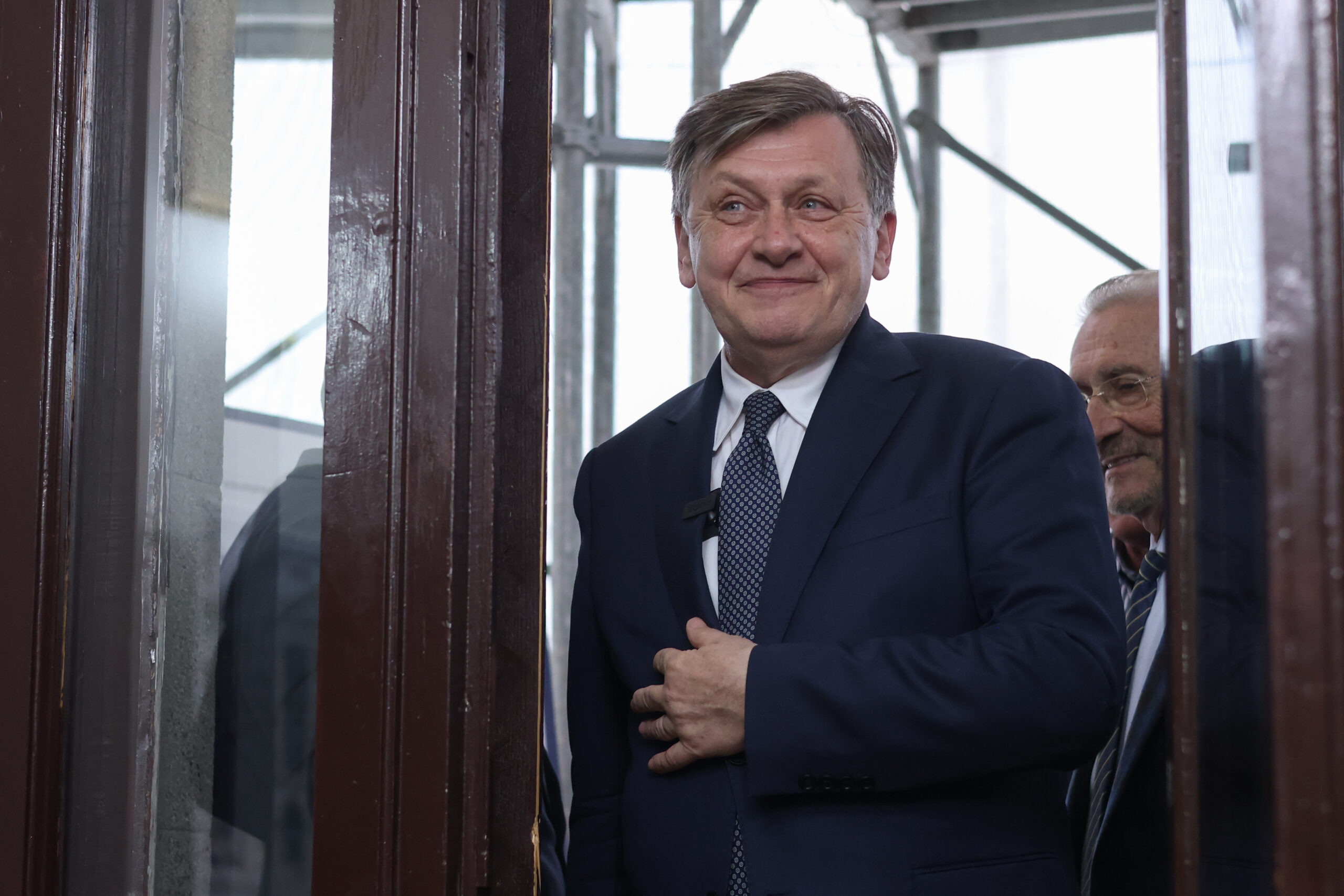 crin-antonescu-a-semnat-declaratia-universitatii-bucuresti