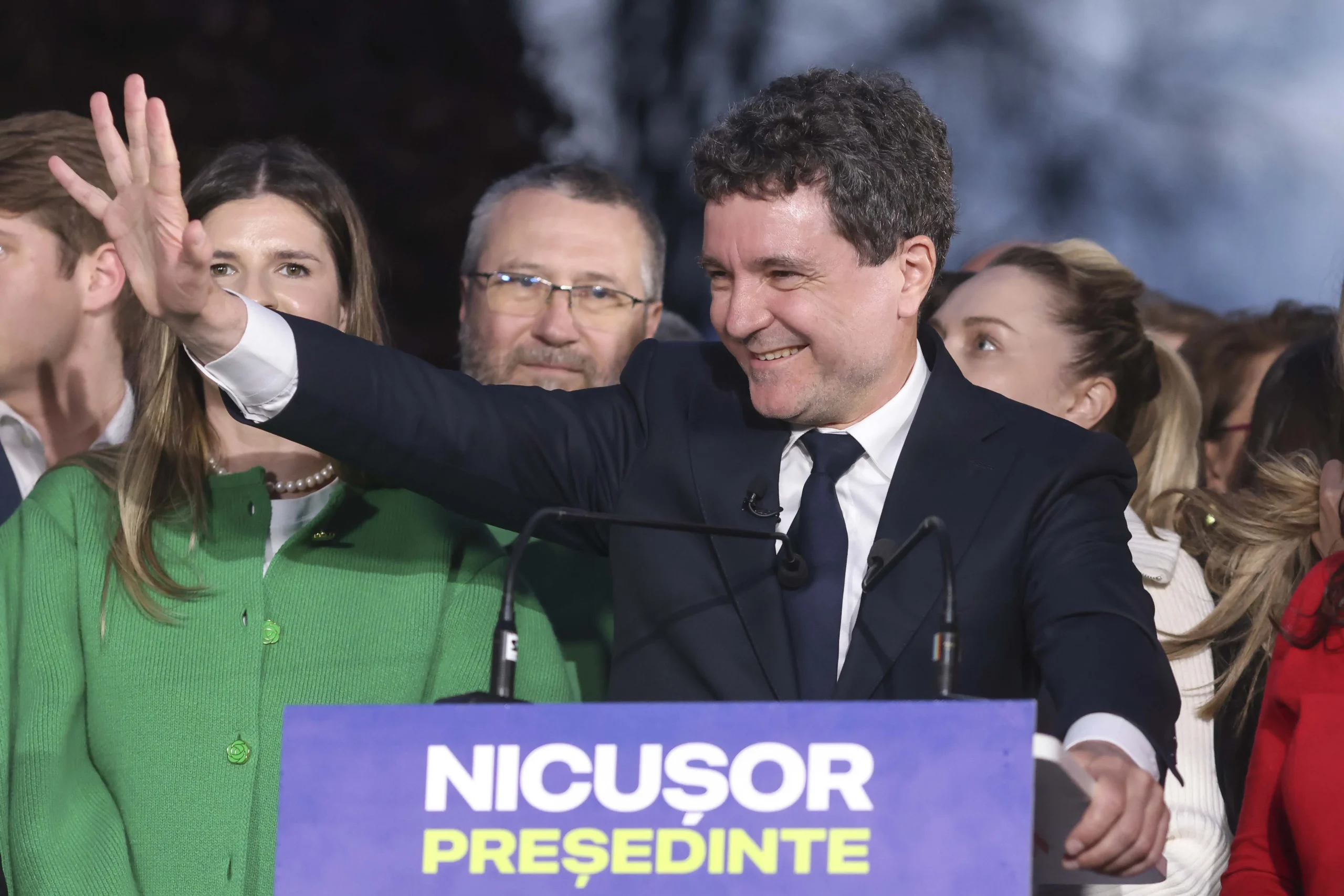 România, ciocul mic!