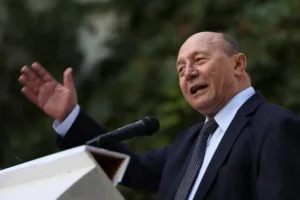 Traian Băsescu cere casa de la RA-APPS și restul drepturilor de fost președinte înapoi | Oficiul de Știri Traian Băsescu cere casa de la RA-APPS și restul drepturilor de fost președinte înapoi