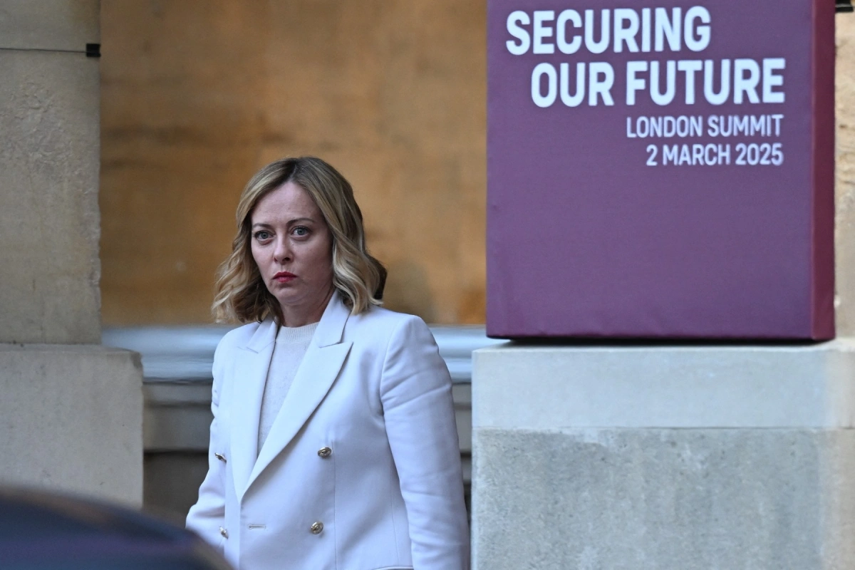 „Virusul Meloni”, îmbrățișat de Simion, felicitări pentru Nicușor Dan