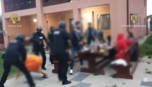 Percheziții la interlopi din clanurile Pian și Purcel Percheziții la interlopi din clanurile Pian și Purcel