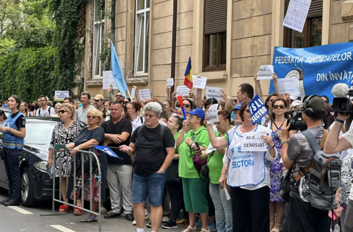 Greva generală a profesorilor își arată colții