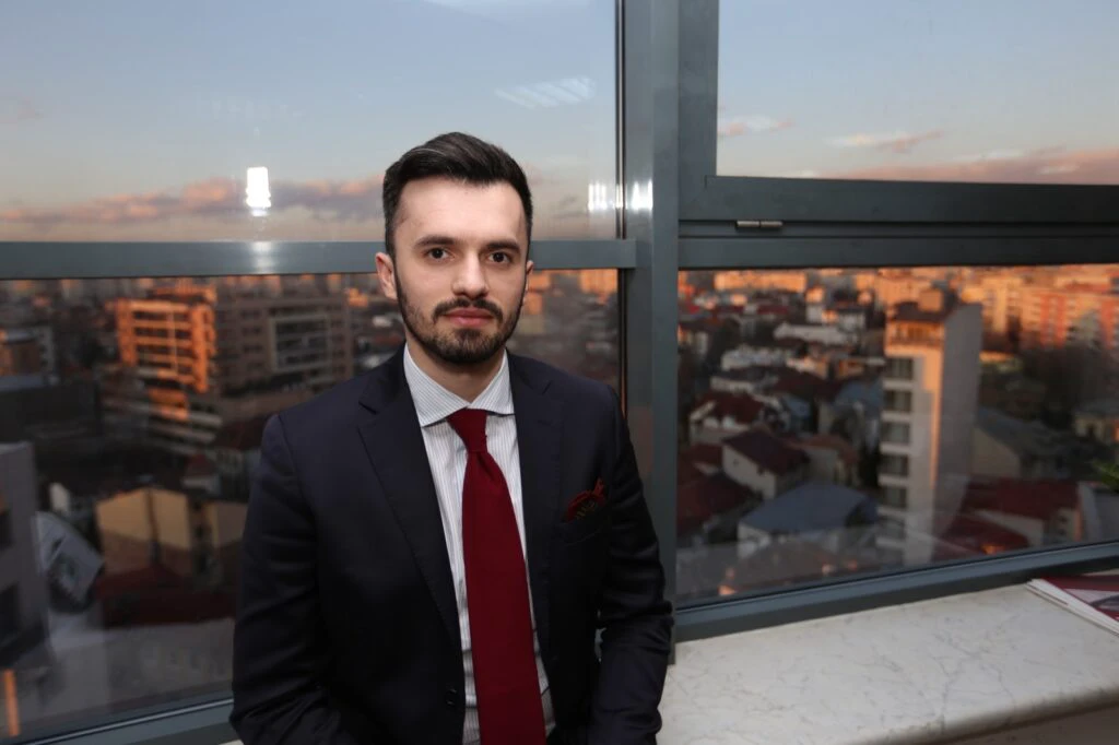 Rareș Lazăr, candidatul traseist cu patru locuri de muncă la stat | Oficiul de Știri