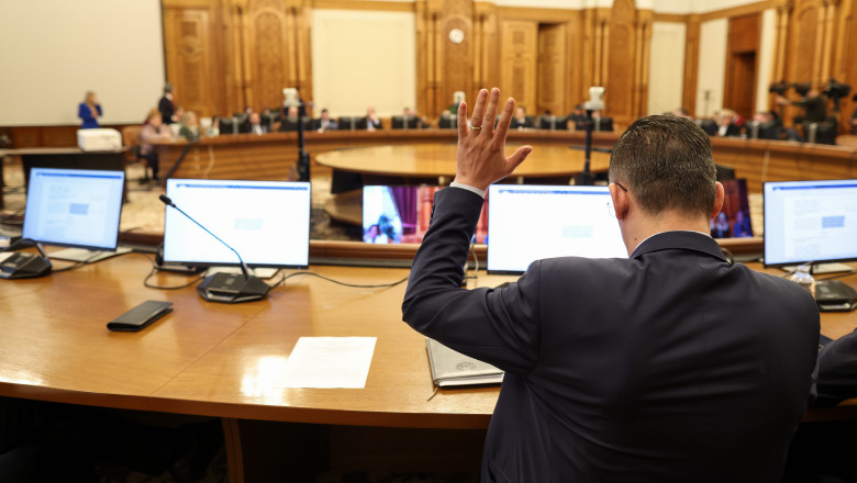 Deconspirarea securiștilor și a rudelor lor, respinsă în Comisia juridică | Oficiul de Știri Deconspirarea securiștilor și a rudelor lor, respinsă în Comisia juridică | Oficiul de Știri