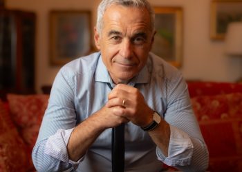 Incidente grave la mitingul pro – Călin Georgescu. Jandarmii au folosit spray-uri lacrimogene | Oficiul de Știri Incidente grave la mitingul pro – Călin Georgescu. Jandarmii au folosit spray-uri lacrimogene | Oficiul de Știri