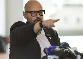 ANPC a închis aproape toate restaurantele din Mall Băneasa ANPC a închis aproape toate restaurantele din Mall Băneasa