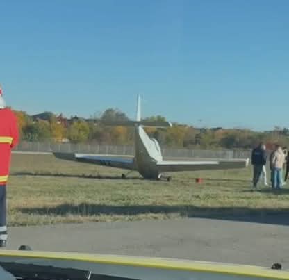 Incident la Aeroportul Băneasa: zboruri deviate la Otopeni Incident la Aeroportul Băneasa: zboruri deviate la Otopeni