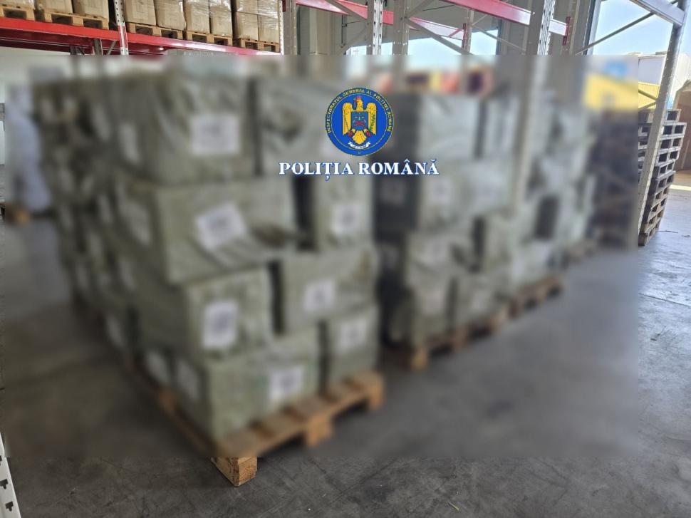 Poliția Română, explicații după ce s-a aflat că miliardul de euro în bani falși, din portul Constanța, este recuzită de film: "Știm că pare amuzant" Poliția Română, explicații după ce s-a aflat că miliardul de euro în bani falși, din portul Constanța, este recuzită de film: "Știm că pare amuzant"