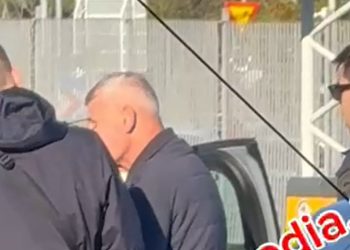 Român rămas fără permis în Grecia pentru o parcare pe trotuar. În România ar fi luat doar o amendă | Oficiul de Știri Român rămas fără permis în Grecia pentru o parcare pe trotuar. În România ar fi luat doar o amendă | Oficiul de Știri