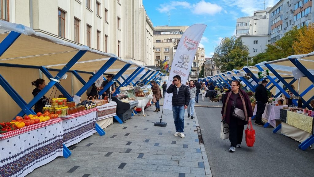 Monopol al unei cooperative, pe târgurile de produse tradiționale organizate de Ministerul Agriculturii | Oficiul de Știri Monopol al unei cooperative, pe târgurile de produse tradiționale organizate de Ministerul Agriculturii | Oficiul de Știri