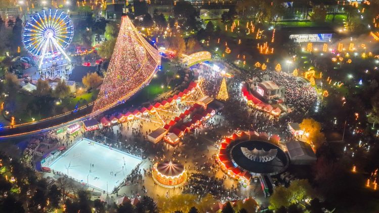 West Side Christmas Market 2025 se deschide vineri în Parcul Drumul Taberei din Bucureşti. Ce artiști vor cânta