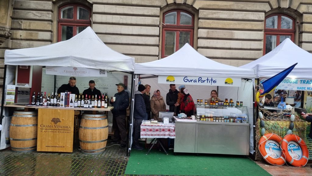 Dulciuri si fructe la Targul Pescăresc din Bucuresti Dulciuri si fructe la Targul Pescăresc din Bucuresti