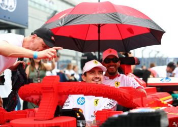 Canotorii români au plantat 1000 de stejari în "Pădurea Campionilor": "Noi, ca sportivi, știm cât de important este să respirăm un aer curat" Canotorii români au plantat 1000 de stejari în "Pădurea Campionilor": "Noi, ca sportivi, știm cât de important este să respirăm un aer curat"