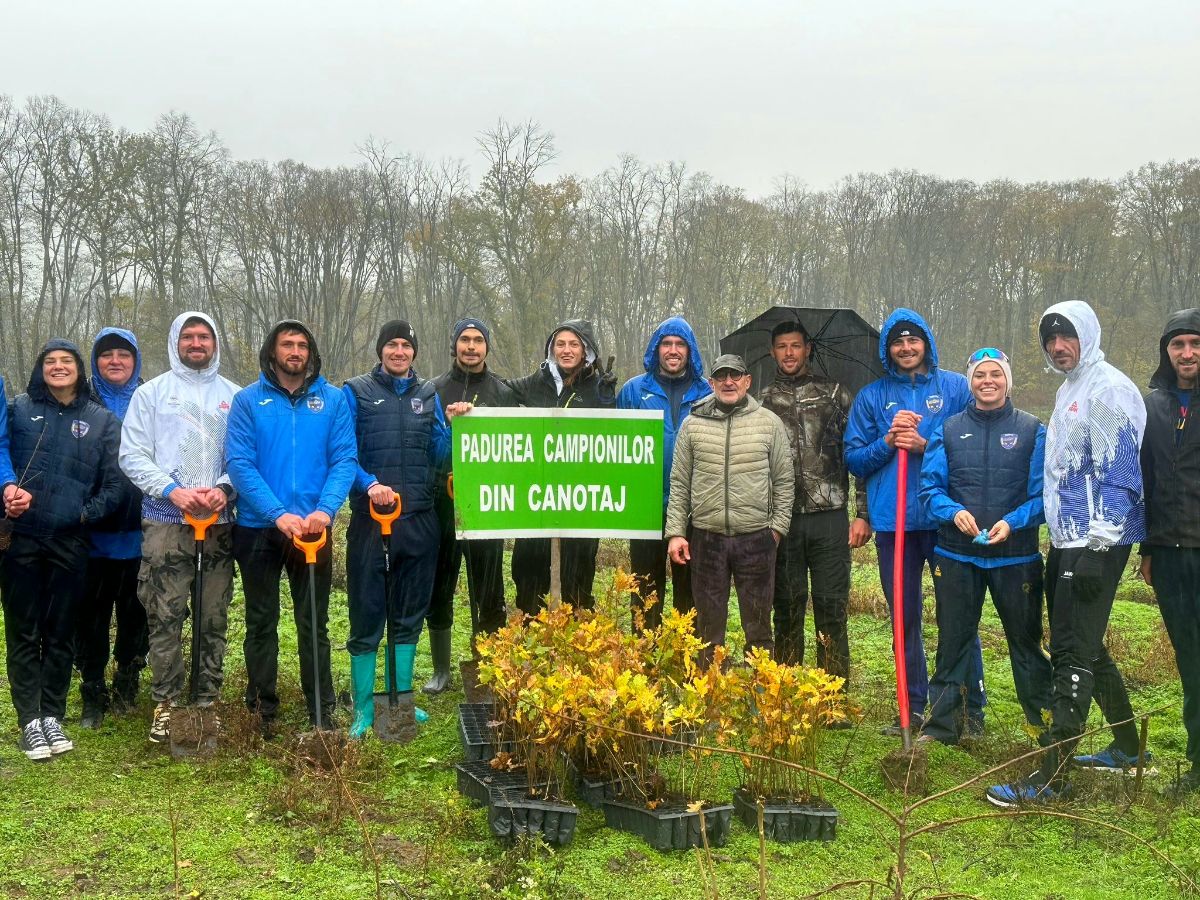 Canotorii români au plantat 1000 de stejari în „Pădurea Campionilor”: „Noi, ca sportivi, știm cât de important este să respirăm un aer curat”