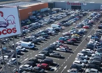 Consiliul Concurenței vede riscuri majore în preluarea La Cocoș de către grupul Kaufland/Lidl