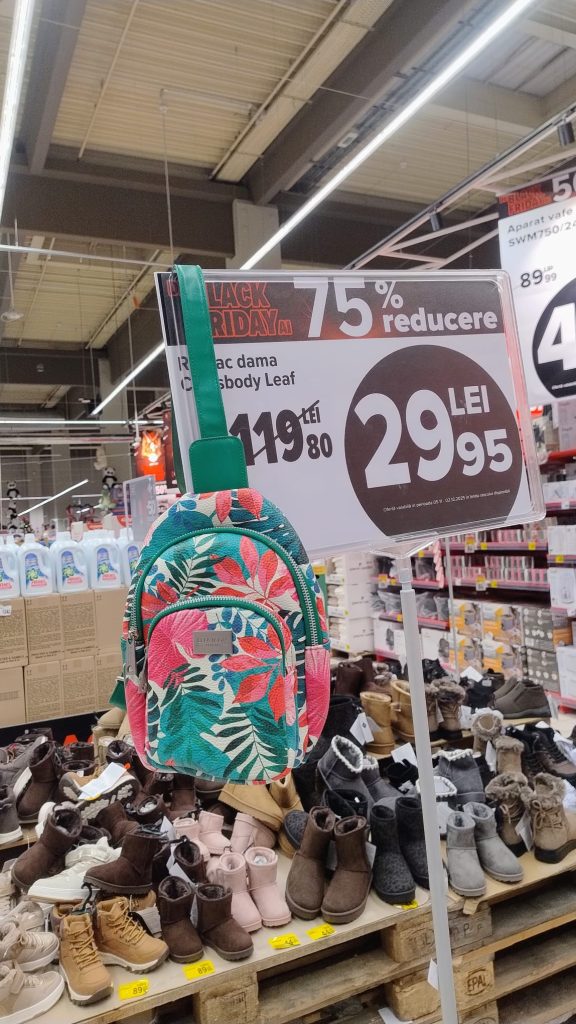 pensionar-la-cumparaturi-ghiozdan-la-oferta