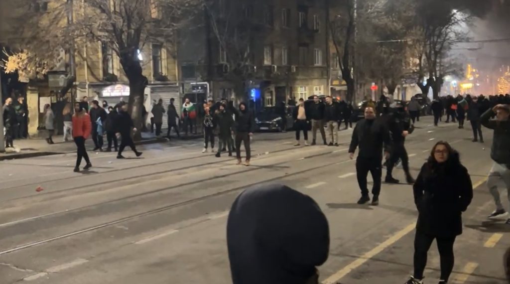 Proteste de amploare în Bulgaria împotriva taxelor Haos pe străzile capitalei Bulgariei.