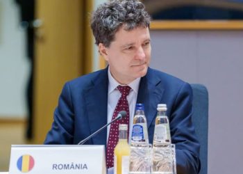 Nicușor Dan are licență, spune Ministerul Educației