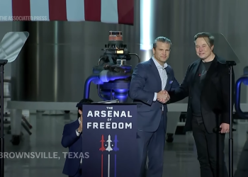 Cine l-a convins pe Donald Trump să cumpere Groenlanda