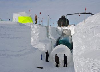 Comorile din Groenlanda. Ce se ascunde sub pământ