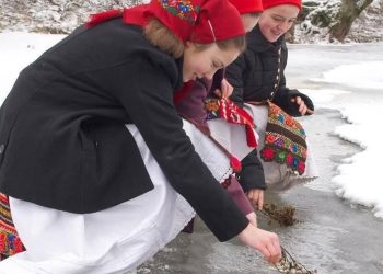 Ajunul Bobotezei, 5 ianuarie 2026 - tradiții și superstiții. De ce se pregătesc 12 feluri de mâncare