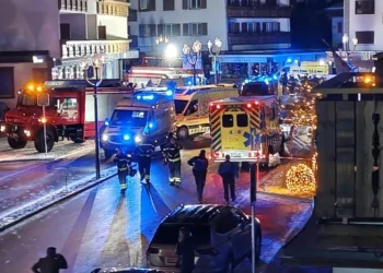 Patronii barului din Crans-Montana, Elveţia, puşi sub acuzare, după incendiul în care au murit 47 de oameni. Care sunt acuzațiile