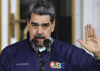 Singurul politician prezent la învestirea lui Maduro