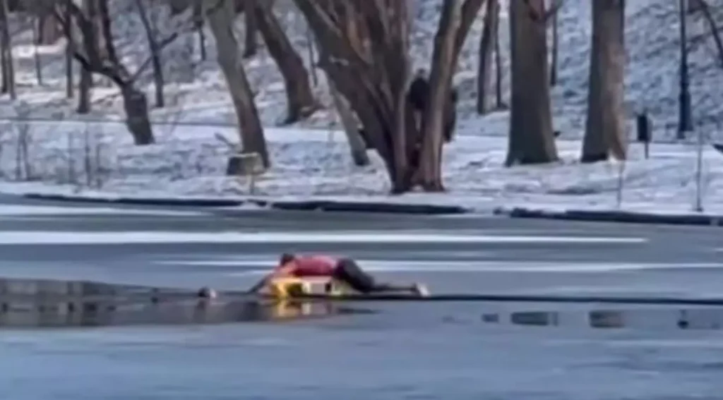 El este Vipan Kumar, indianul care a salvat fetița din Craiova, căzută în lacul din Parcul Romanescu! Decizia primăriței Lia Olguța Vasilescu